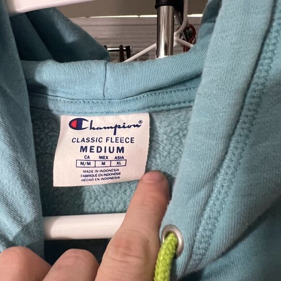 Champion Pullover Hoodie Embroidered Logo Blue Rainbow Sweatshirt Size M - Picture 9 of 10